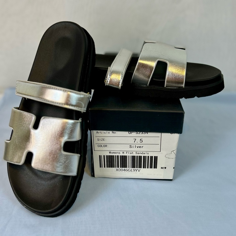 New Women’s Silver H Slip on Slides Sandals with adjustable strap / Sz 7.5